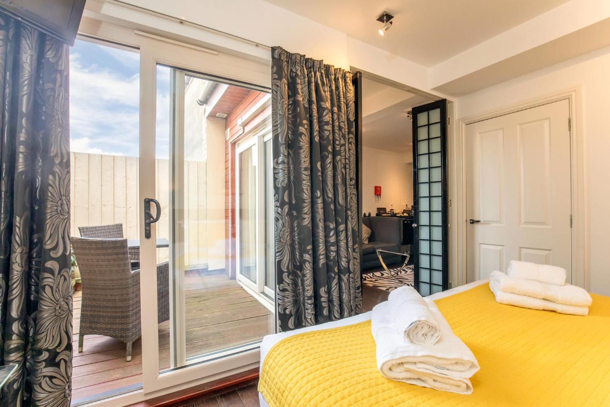 Strozzi Palace Suites By Mansley Cheltenham Zewnętrze zdjęcie