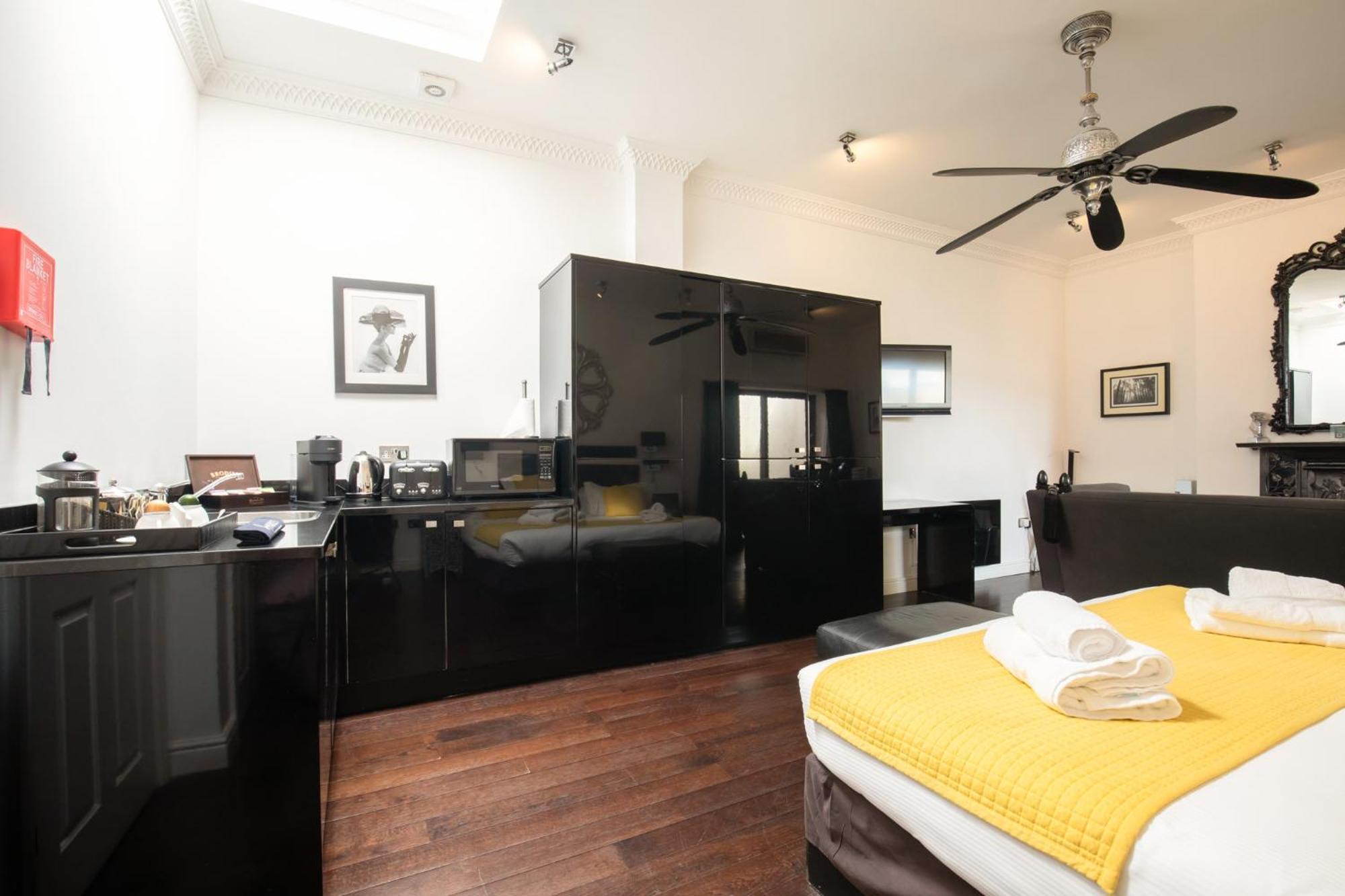 Strozzi Palace Suites By Mansley Cheltenham Zewnętrze zdjęcie