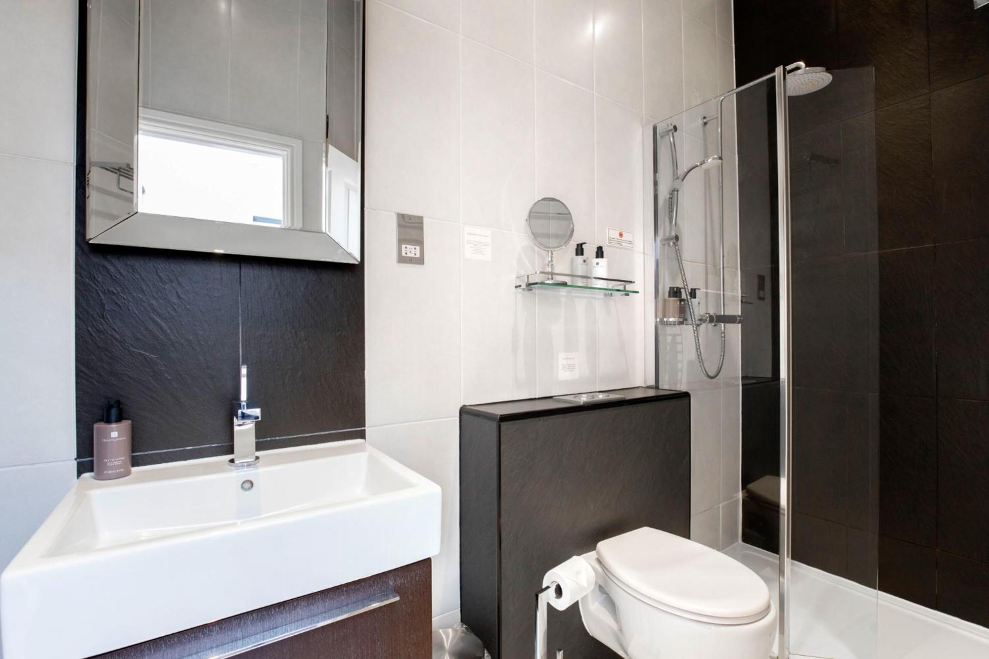 Strozzi Palace Suites By Mansley Cheltenham Zewnętrze zdjęcie