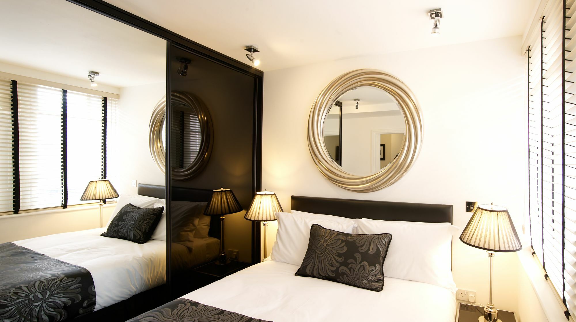 Strozzi Palace Suites By Mansley Cheltenham Zewnętrze zdjęcie